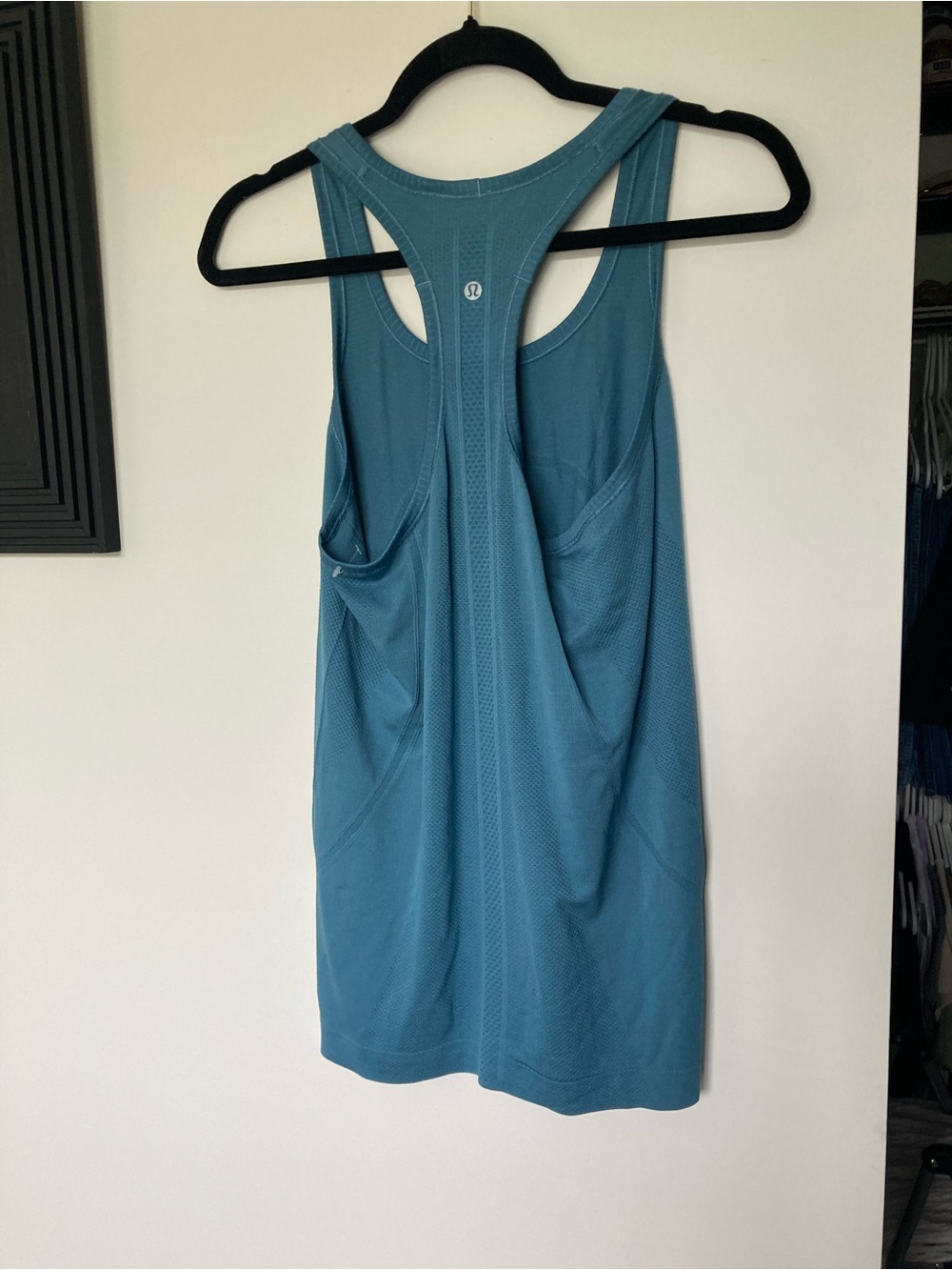 lululemon swiftly tech Women's Teal Racerback Tank Top size 8 - Picture 2 of 5